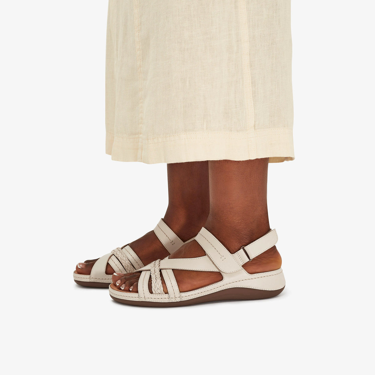 Cecily Strap